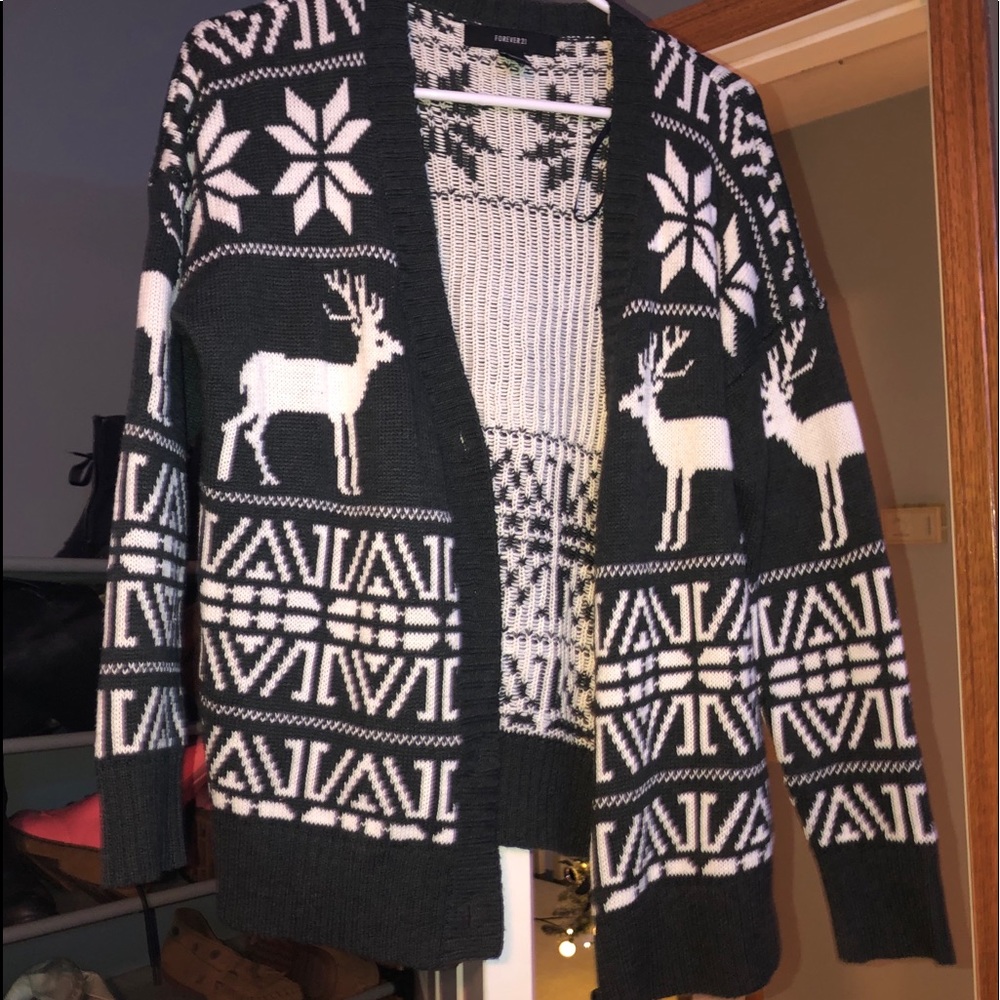🔥forever 21 winter themed oversized cardigan